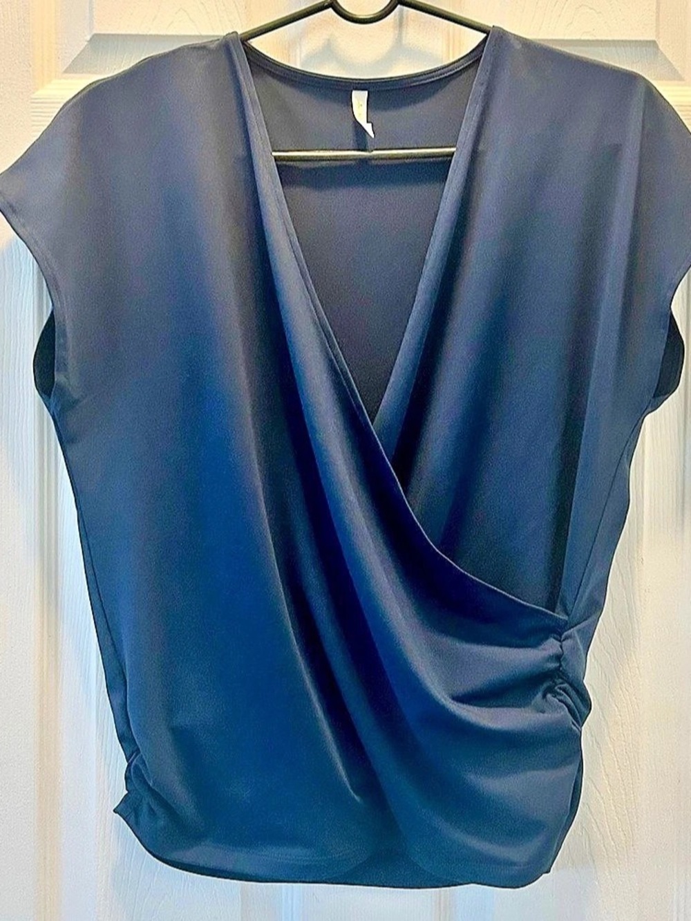 Halara Blouse Women’s Size M Blue V-Neck Cap Sleeve Jersey Stretch Pullover